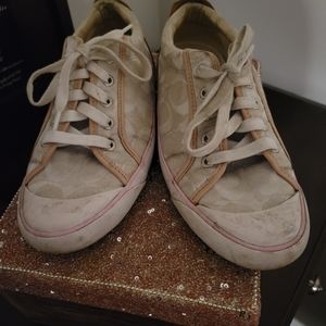 Diginiy white coach aneakers